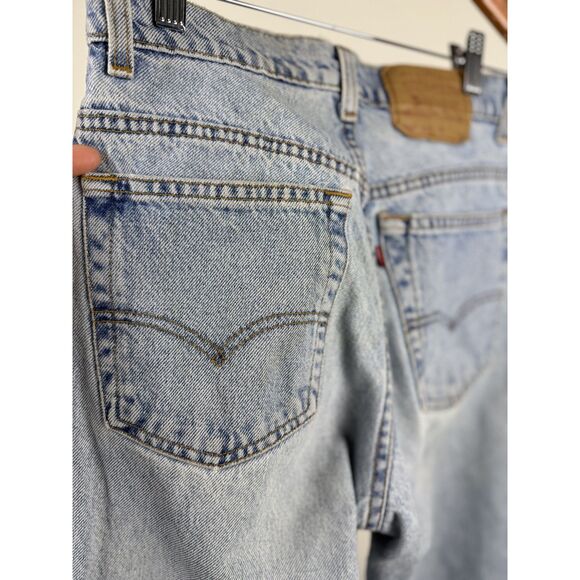 Vintage Levi’s 550 Light Stonewash, Relax Fit Tapered High-Waisted Mom Jeans - Picture 10 of 11